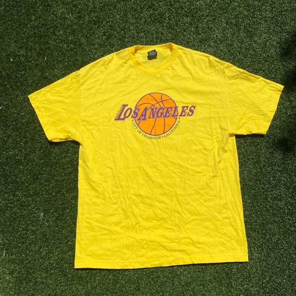 VTG 90’s Los Angeles Lakers Yellow Tee - Picture 1 of 5